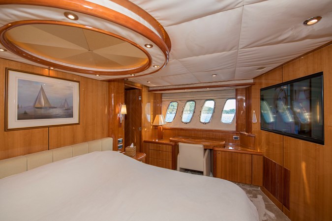 Sunseeker 82Y Basya Nicoli Master Cabin