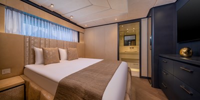 Guest King Size Cabin