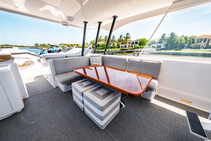 Flybridge Seating to Port