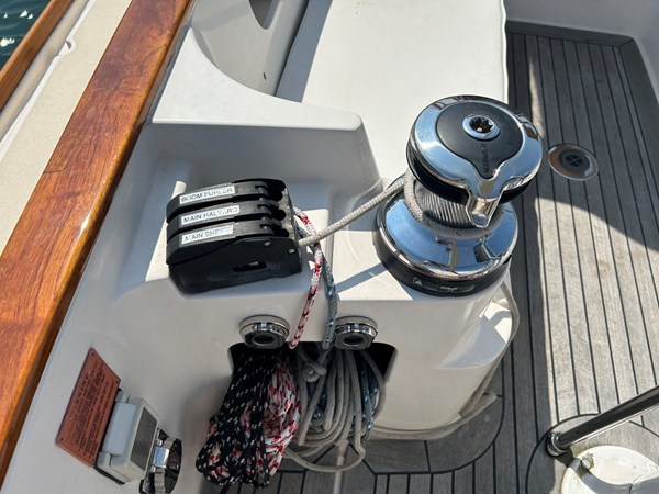 GALLUP, 2011 Alerion 33