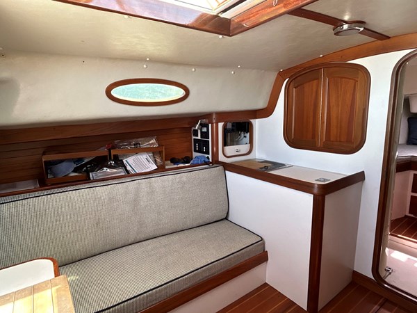 GALLUP, 2011 Alerion 33