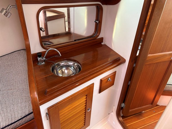 GALLUP, 2011 Alerion 33