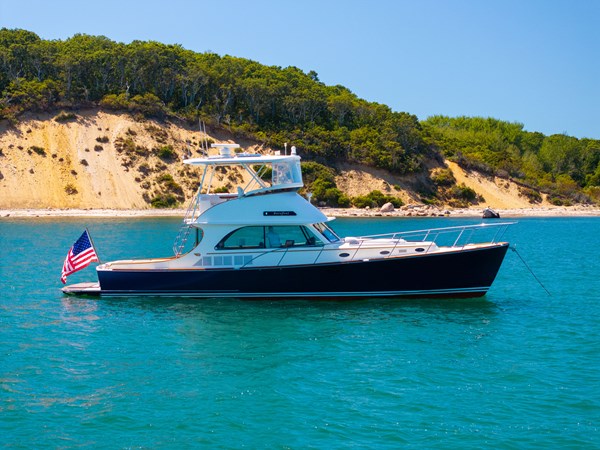 2014 Hinckley Talaria 48 BAREFOOT