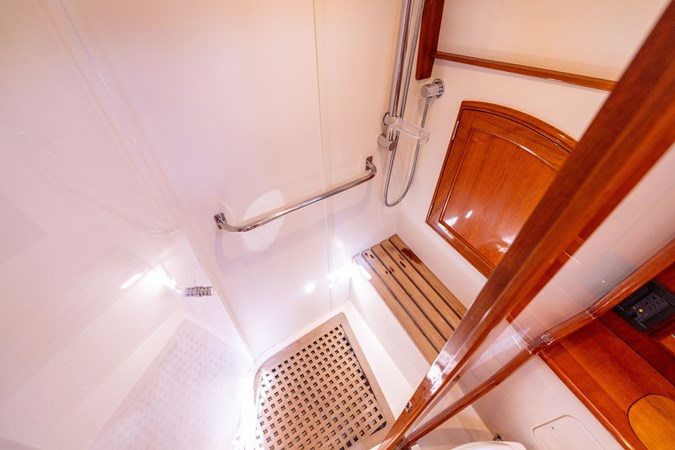 2014 Hinckley Talaria 48 BAREFOOT