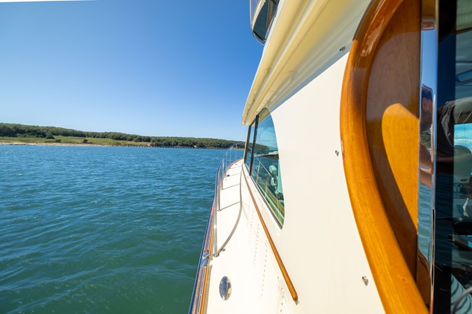 2014 Hinckley Talaria 48 BAREFOOT