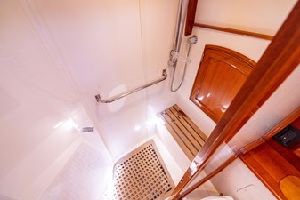 2014 Hinckley Talaria 48 BAREFOOT