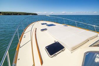 2014 Hinckley Talaria 48 BAREFOOT