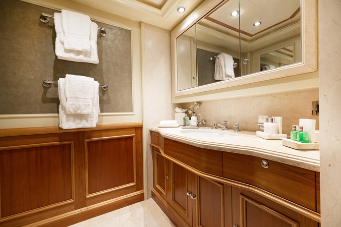 Port Aft Guest Ensuite