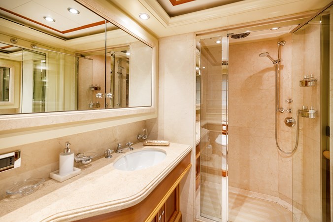Starboard Aft Guest Ensuite