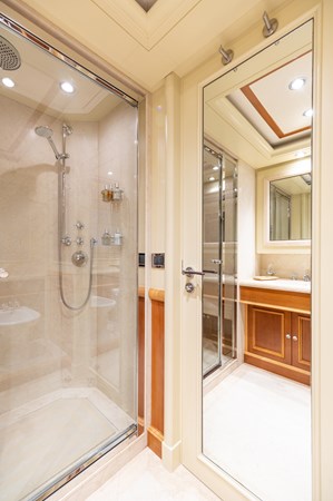 Starboard Aft Guest Ensuite