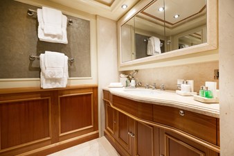 Port Aft Guest Ensuite