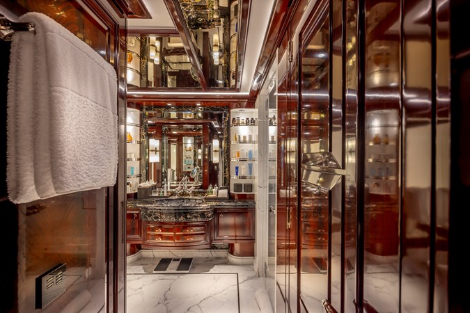 Owner Head - Starboard Side (Her Side)