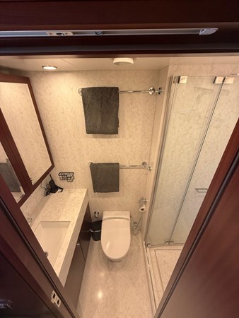 6th Stateroom/Officer Cabin Head