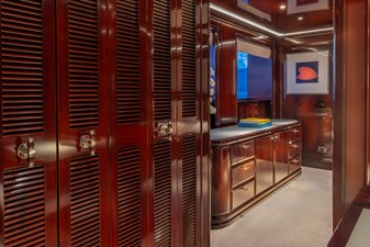 Owner Suite Walk-In Starboard Side