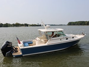 Starboard Beam with Twin L-Settees