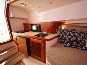 SIDEKICK, 2007 Hunt Yachts Surfhunter 29: Galley