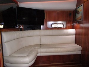 Starboard side settee