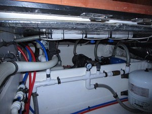 Aft salon bilge to starboard