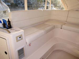 Seating helm deck to port