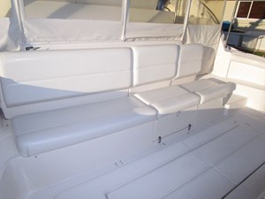 Forward cockpit seat