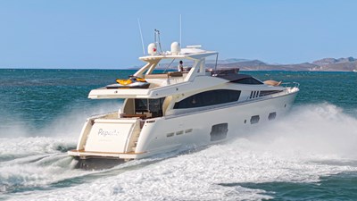 Ferretti Yachts 800