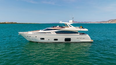Ferretti Yachts 800