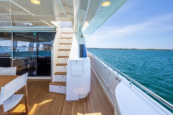 Aft Deck STBD + Docking station