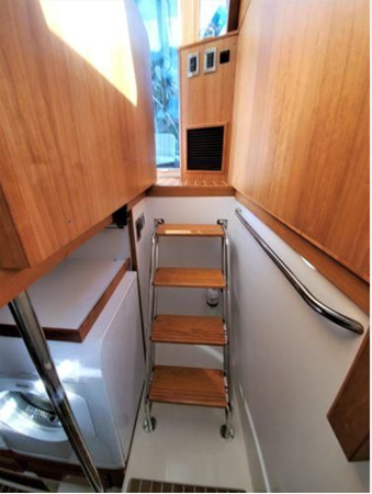 DEFY GRAVITY, 2018 Sabre 48 Flybridge Sedan, Third Cabin Steps