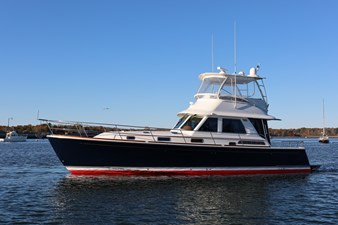 DEFY GRAVITY, 2018 Sabre 48 Flybridge Sedan, Port Beam Idle