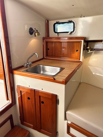 Interior Port Aft, 2003 Fortier 26