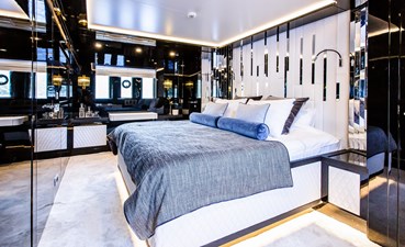 Bering 70 Interior photos (16)