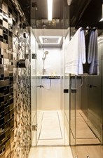 Bering 70 Interior photos (20)