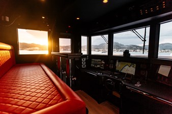 Bering 70 Interior photos (21)