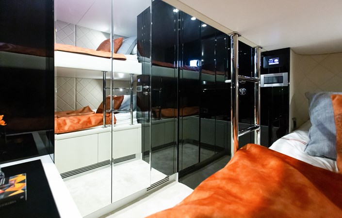 Bering 70 Interior photos (7)