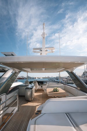 Princess Y72 Flybridge