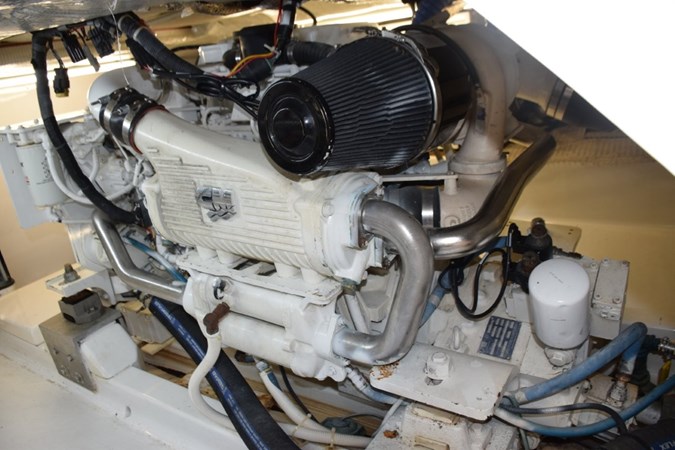 Cummins 8.3ltr 540hp common-rail diesel engine with Airsep filter