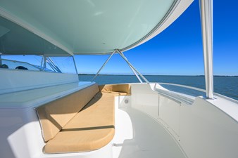 Companion flybridge settee