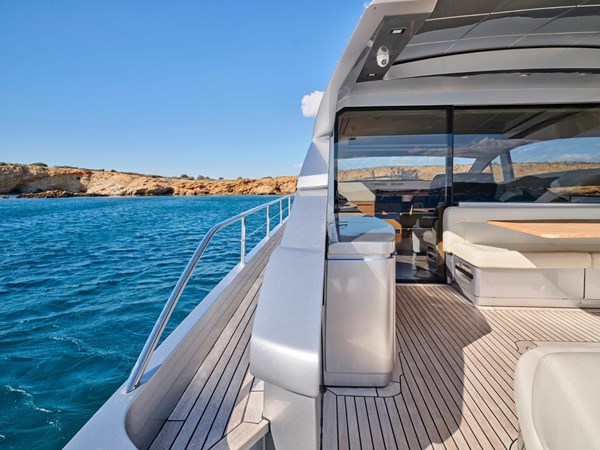 yachtImage_ext_822_20481