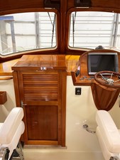 SOLEIL, Hinckley Picnic 36 EP, Companionway