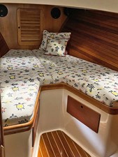 SOLEIL, Hinckley Picnic 36 EP, V-berth