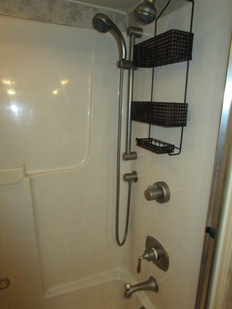 Master jacuzzi, shower