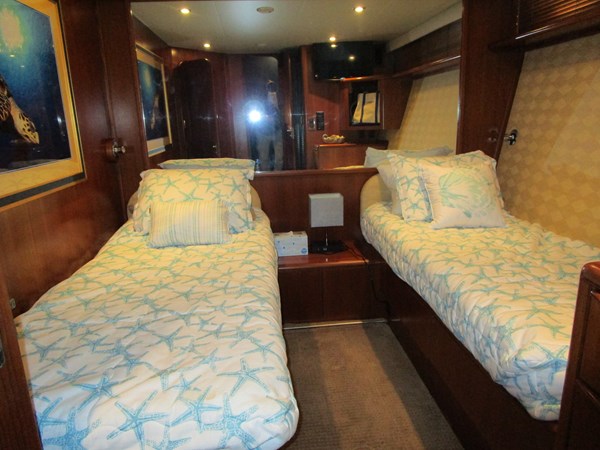 Port side guest cabin looking aft