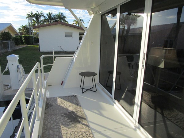 Aft deck to port
