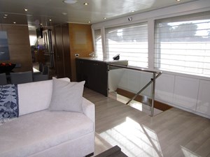 Salon to starboard