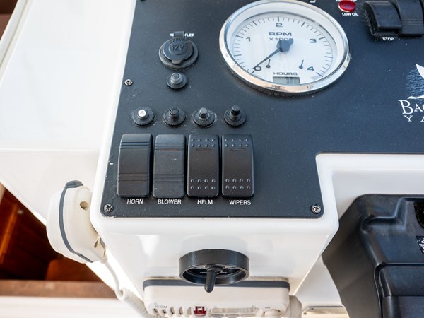 ARCHIMEDES, 2005 Back Cove 29 Hard Top