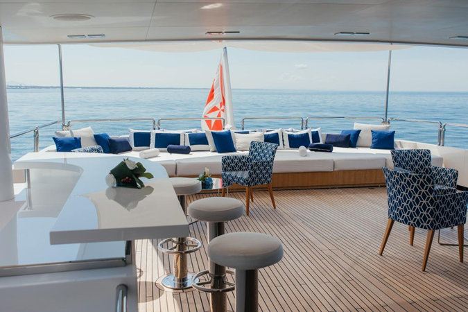 LADY IN BLUE.pdf-image-005