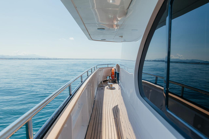 LADY IN BLUE.pdf-image-014