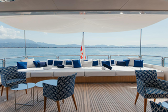 LADY IN BLUE.pdf-image-006