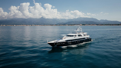 LADY IN BLUE.pdf-image-027