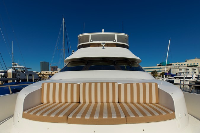 2003 Hargrave 68 Open Flybridge Melodious II32